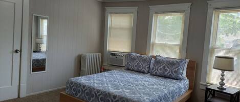 2 habitaciones, tabla de planchar con plancha, wifi y ropa de cama