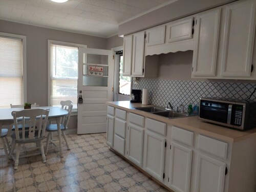 Relaxing Spot in Wilkes-Barre with Private Parking