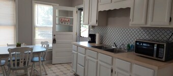 Relaxing Spot in Wilkes-Barre with Private Parking