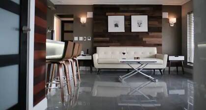 Stunning exec spa retreat w/panoramic lake views!