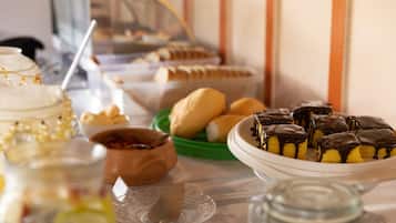 Colazione a buffet inclusa, servita tutte le mattine