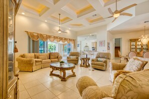 Smart TV - Villa A Cape Escape the perfect house for your family vacation  (Cape Coral)