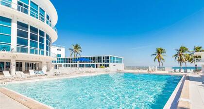 Miami Beach front condo 1 bed room 1 bathroom free WiFi and free parking