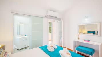 3 sovrum, vÀrdeförvaringsskÄp pÄ rummet och strykjÀrn/strykbrÀda