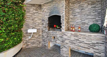 Villa w/ heatable pool & BBQ in SĂŁo Rafael