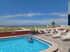 Piscine extérieure, piscine chauffée