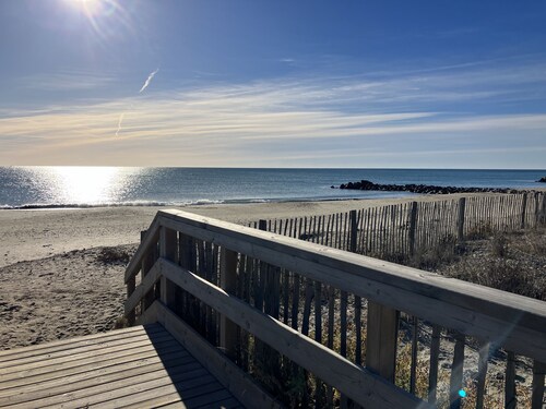 Appartement T2 à 30 m de la mer , avec belle terrasse et tout en rez de chaussée