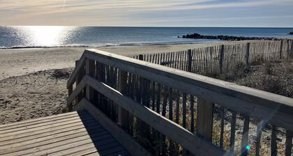 Appartement T2 à 30 m de la mer , avec belle terrasse et tout en rez de chaussée