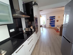 Fridge, microwave, oven, coffee/tea maker
