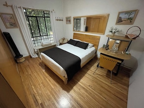 經典客房, 1 張標準雙人床 | 獨特裝潢、布置獨特、免費無線上網、床單