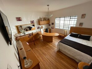 Business Room, 1 Double Bed | Individually decorated, individually furnished, free WiFi, bed sheets -  Hostal Roma Condesa (Mexico City)
