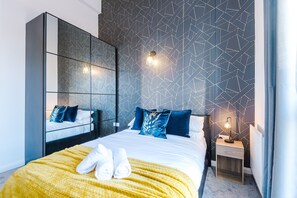 3 bedrooms, iron/ironing board, free WiFi, bed sheets - 3 Bed House Manchester by MCR Dens (Manchester)