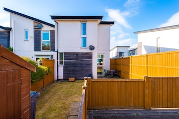 3 Bed House Manchester by MCR Dens