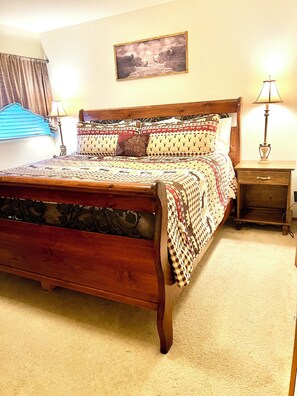 1 bedroom, desk, iron/ironing board, free WiFi - Private, Spacious Basement Suite - Hot Tub, Kitchenette, Ping Pong, Kid-friendly (Colorado Springs)