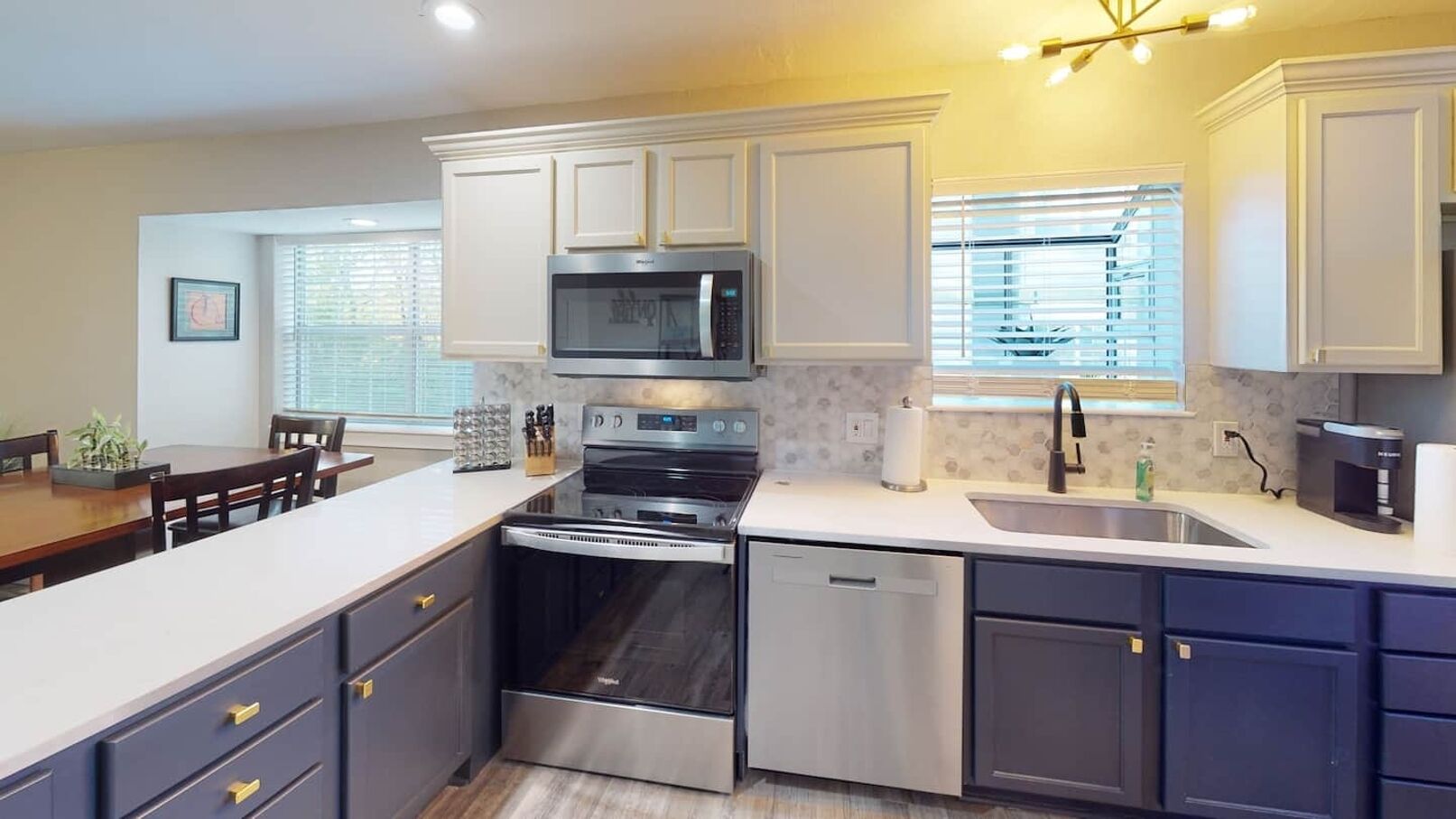 ثلاجة، ميكروويف، فرن، موقد طهي مسطح