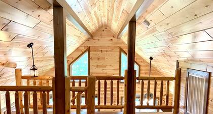 Smoky Hideaway • 2Bed 2Bath Cabin • Near Bike Trail