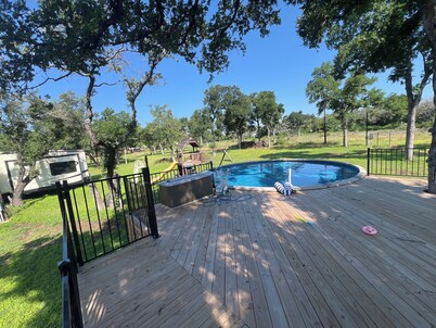 Cozy 2 bedroom RV with pool