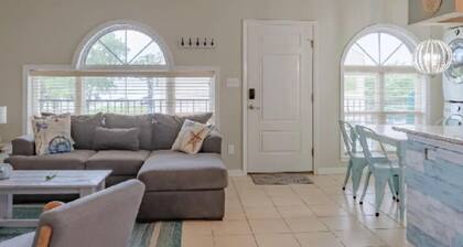 Beautiful Long Beach Condo with Ocean View!