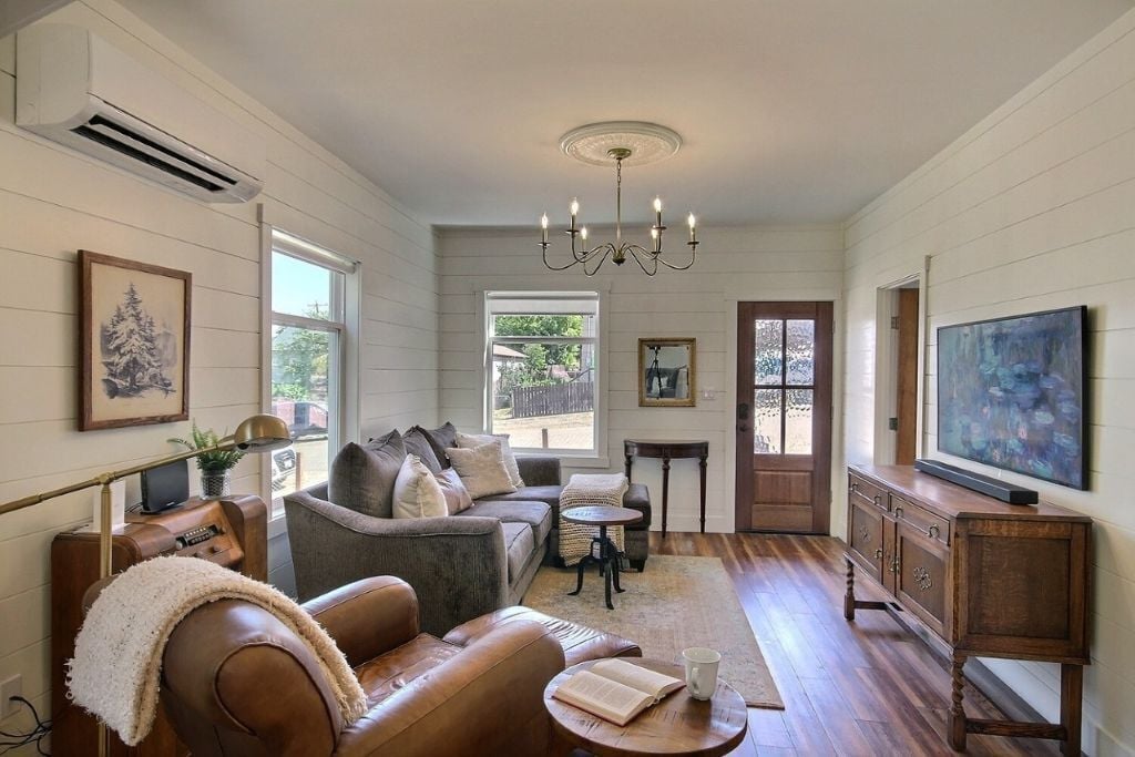 Smart TV, fireplace, video games