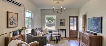 An authentic downtown Roslyn home! Walk everywhere, pets welcome!