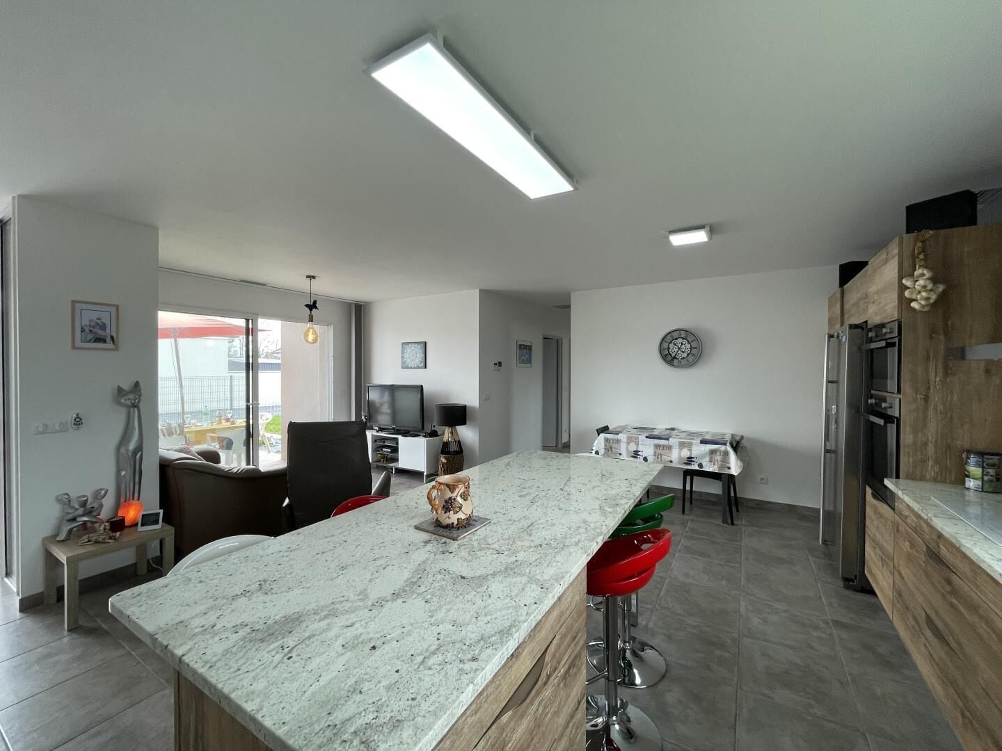 Réfrigérateur, micro-ondes, four, lave-vaisselle