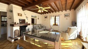 Télévision, cheminée