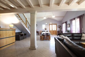 TV, fireplace, offices