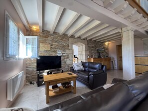 TV, fireplace, offices - Juanttipienea - Souraide (SOURAIDE)