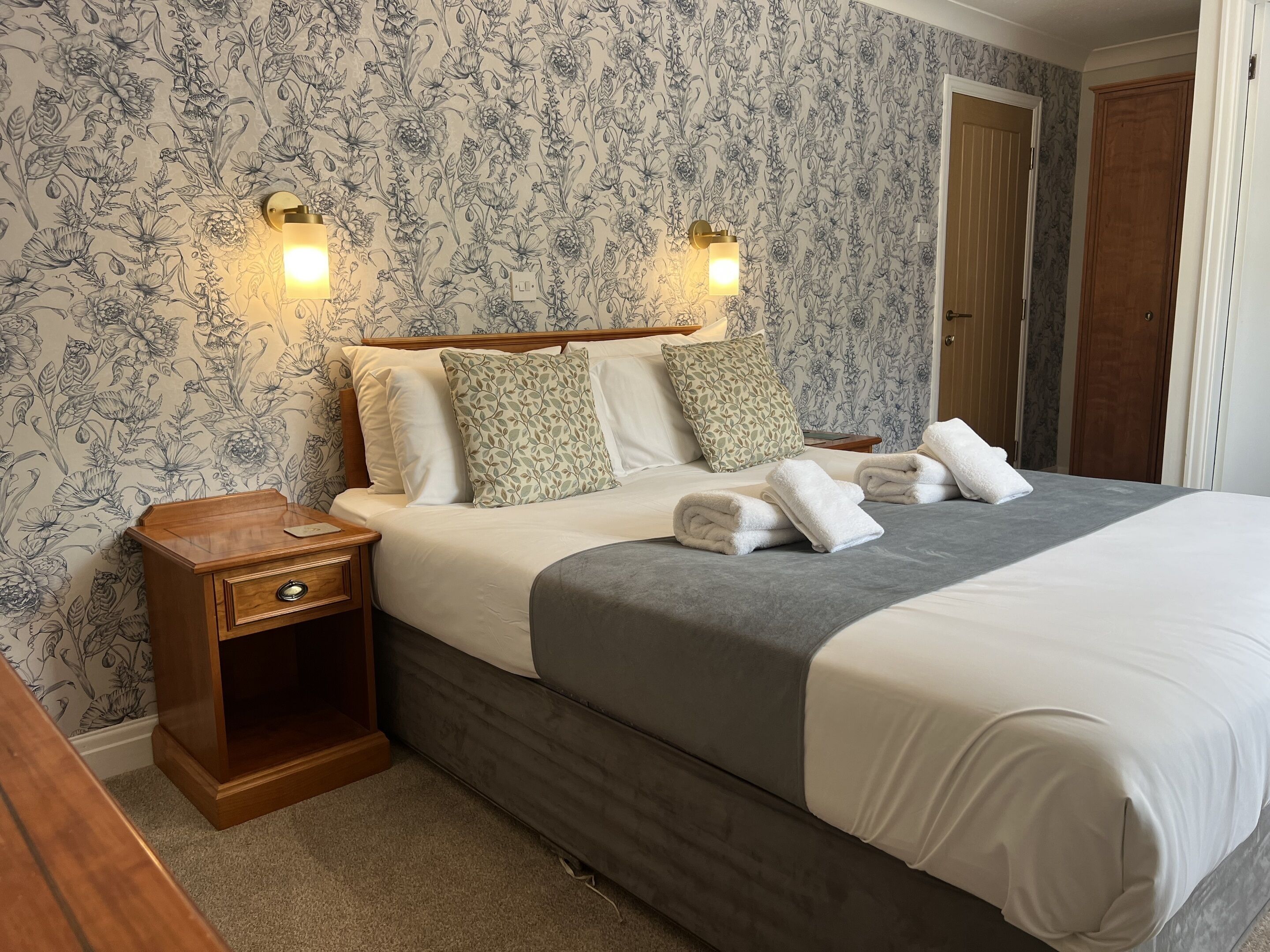 Main Lodge Double Ensuite with Garden View | ベッドシーツ