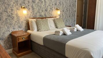 Main Lodge Double Ensuite with Garden View | BettwÀsche