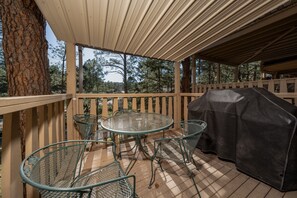 Outdoor dining - Innsbrook Vacation Condo 226 (Ruidoso)