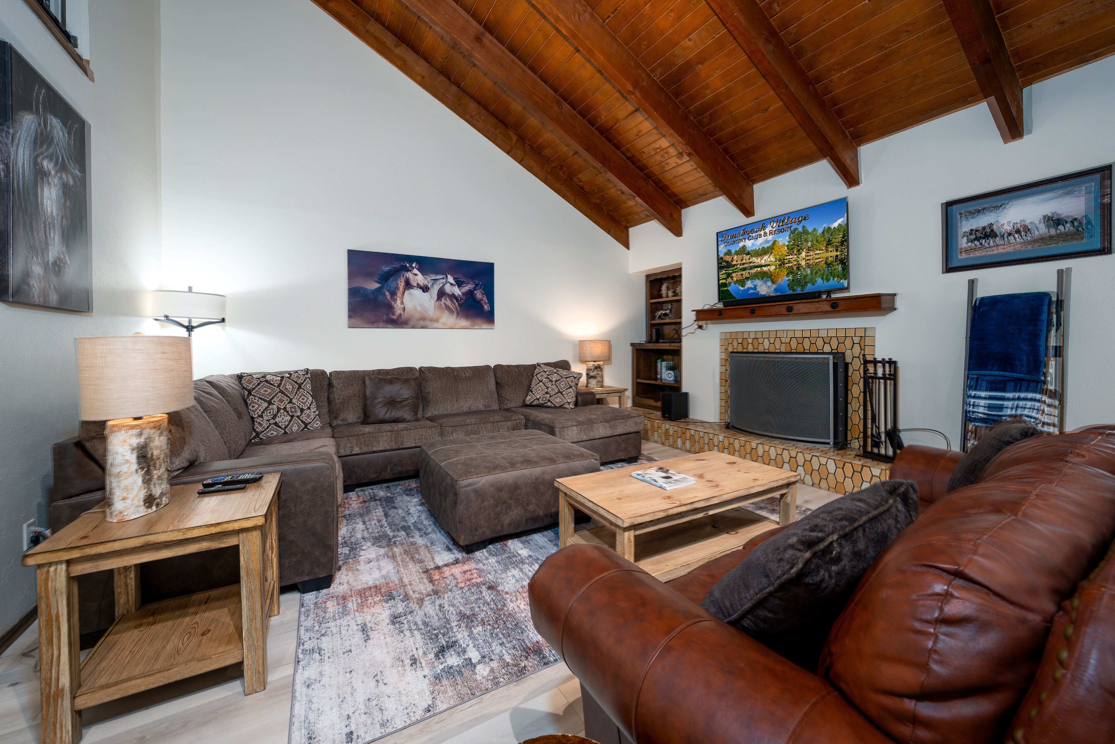 TV, fireplace