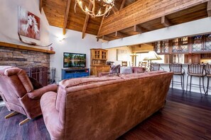 TV, fireplace