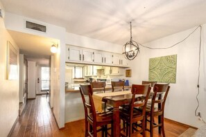 Dining - Innsbrook Vacation Condo 233 (Ruidoso)