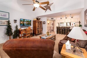 Télévision, cheminée