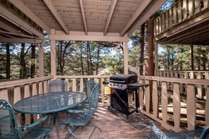 Outdoor dining - Innsbrook Vacation Condo 230 (Ruidoso)