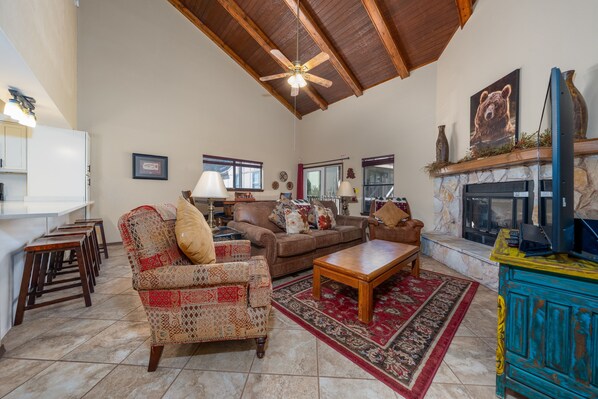 Televisión, chimenea