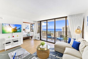 Smart TV - Beautifully Remodeled Ocean View Condo + Parking (Honolulu)