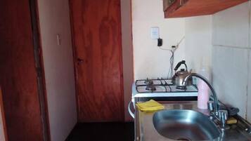 Ofen, Kochgeschirr/Geschirr/Besteck, Hummer-/Krabbenkochtopf, Esstisch