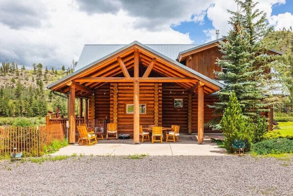 Unclassified image, 1 of 10, button