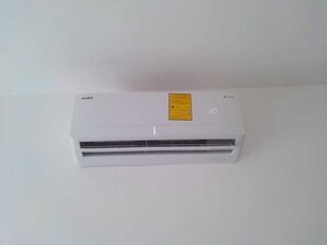 2 chambres, fer et planche à repasser, accès au Wi-Fi (inclus)