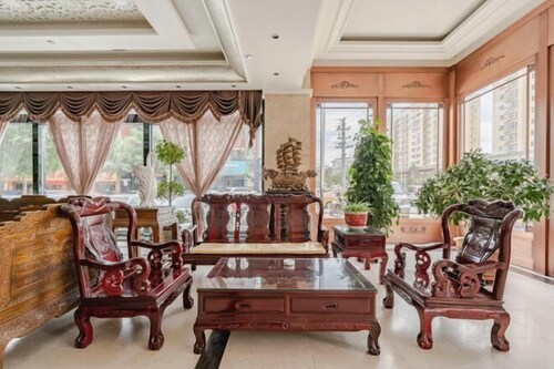 Hong Qiao Prince Hotel