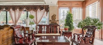 Hong Qiao Prince Hotel