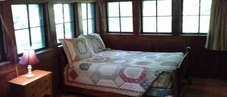 1 bedroom, internet, bed sheets