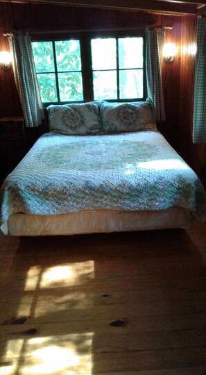 1 bedroom, bed sheets