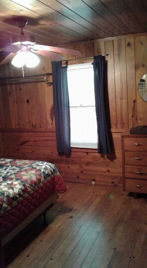2 bedrooms, bed sheets