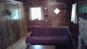 Fernseher, Kamin, Stereoanlage