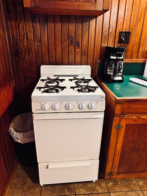 Interior - FIVE POINTS~LAKE HAMILTON: Cabin#C ~ 1BR w/Queen Bed,  Futon in LR, Full Kitchen, Breakfast "Fixins" Provided, Jetted Tub, Balcony Deck off BR (Hot Springs National Park)