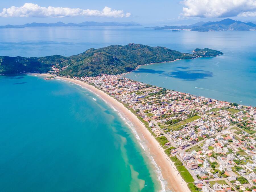 Vlak bij het strand, wit zand, 14 strandbars