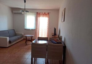 Flat-screen TV - 5 minutes to the beach (Ližnjan)